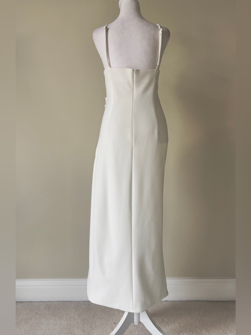 Elliatt Janelle Floral Appliqué Halter Neck Cocktail White Midi Dress Size Large - Picture 9 of 11